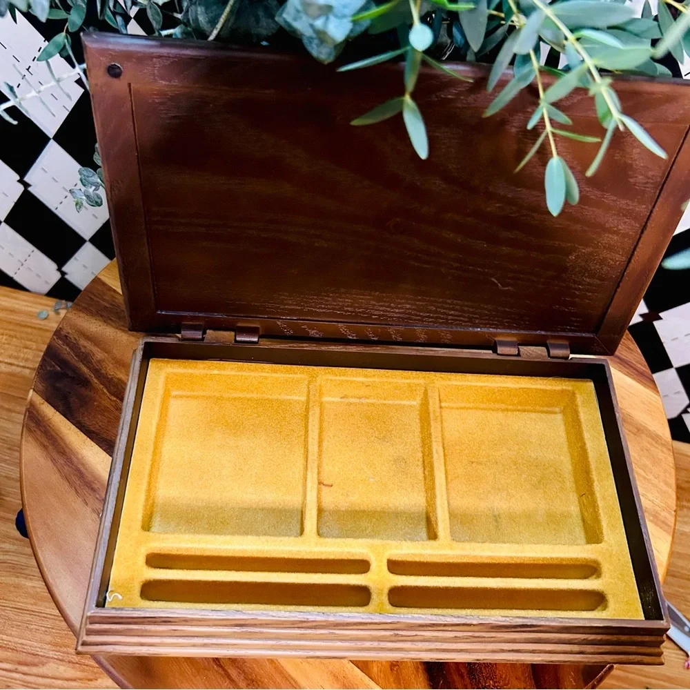 Bicentennial Eagle Jewelry Box – “E Pluribus‎ Unum” Collectible Vintage, 1976